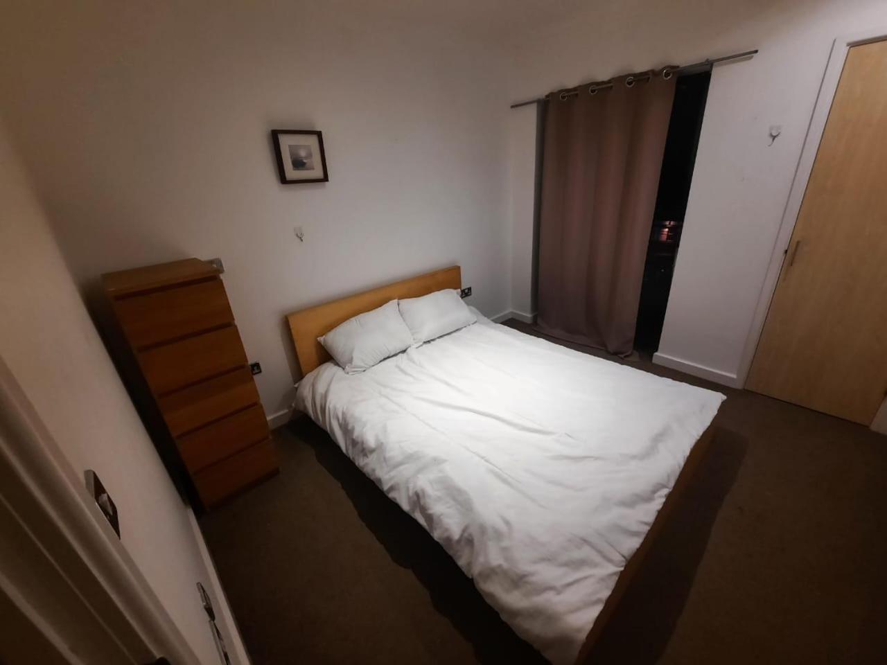 Room In Cardiff City Center - Swiftstay Екстер'єр фото