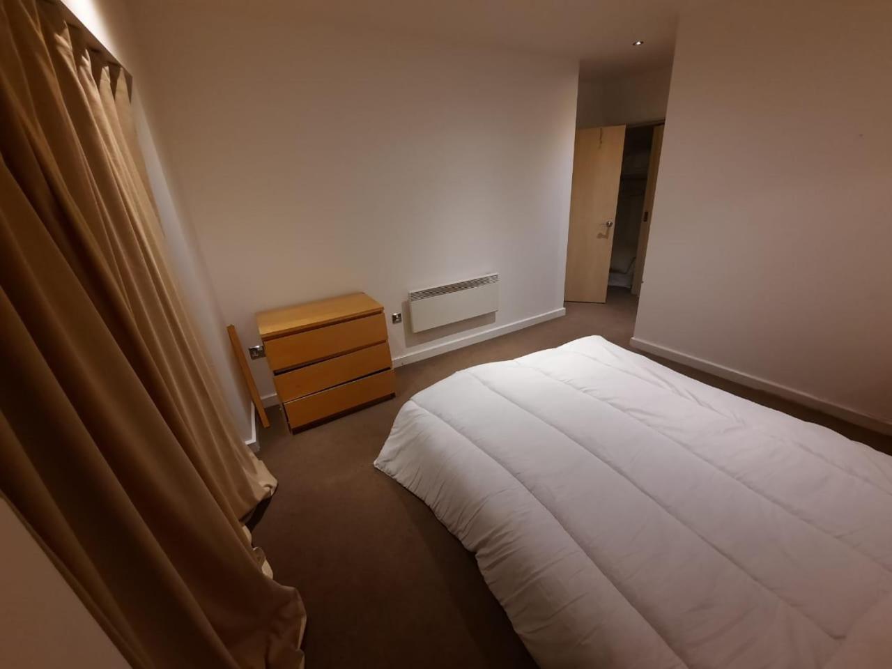 Room In Cardiff City Center - Swiftstay Екстер'єр фото