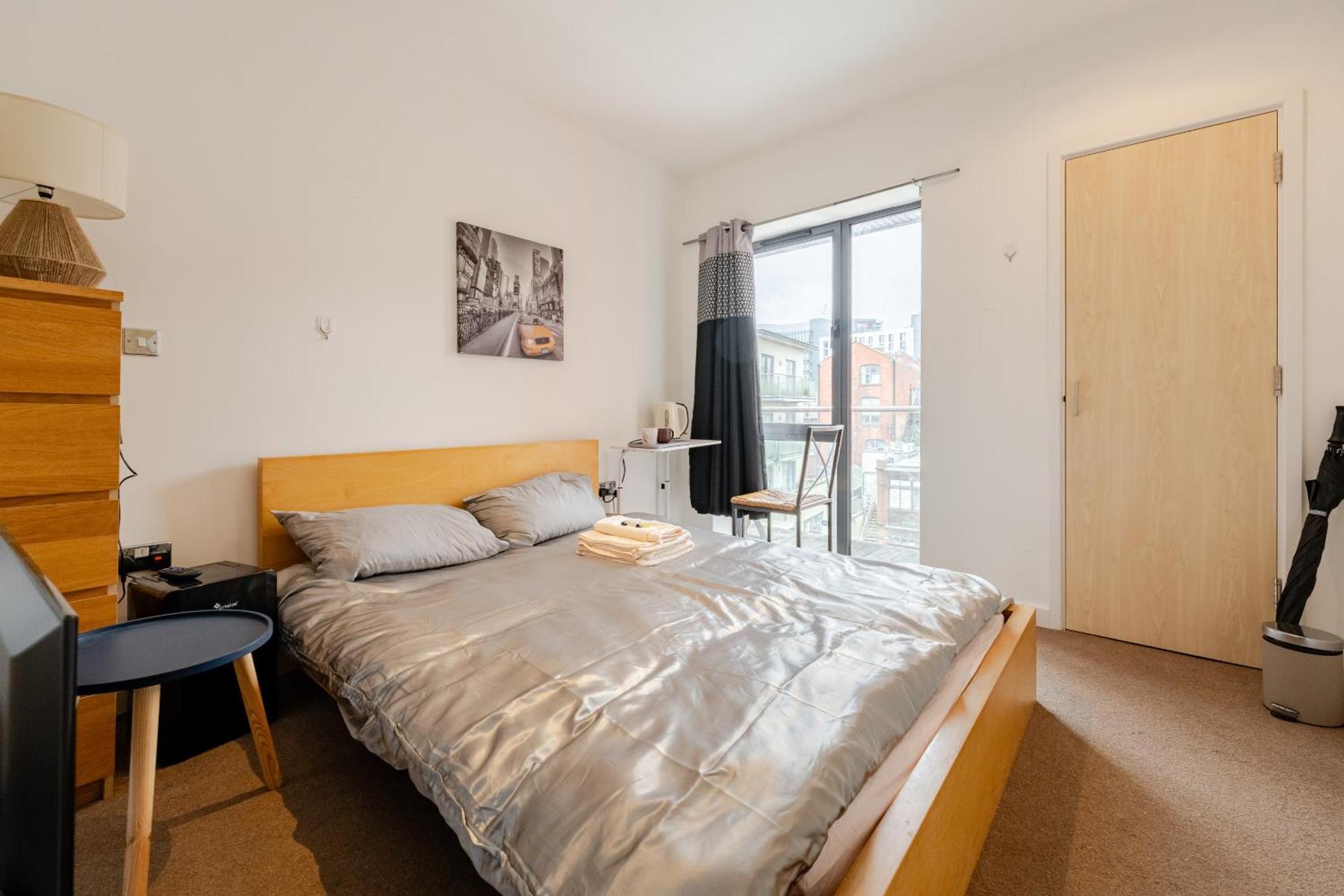 Room In Cardiff City Center - Swiftstay Екстер'єр фото